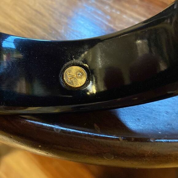 VINCE Camuto Brick Red and black Resin Bangle Bracelet with crystal inset accent - Picture 3 of 6